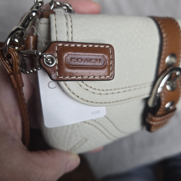 Coach Pebbled Leather Wristlet Y2K Mini Bag - Picture 4 of 11